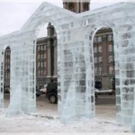 В Екатеринбурге разбирают главный ледовый городок